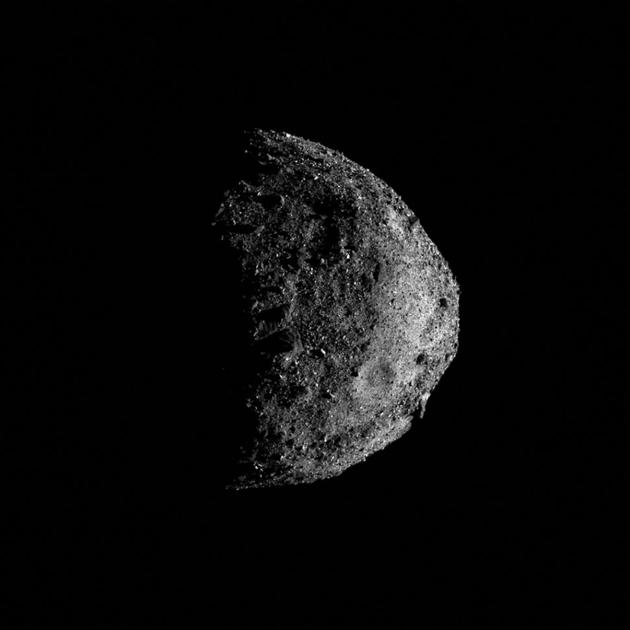 NASA的OSIRIS-REx探测器抵达小行星“贝努”后不久，就在上面发现了含水矿物质。